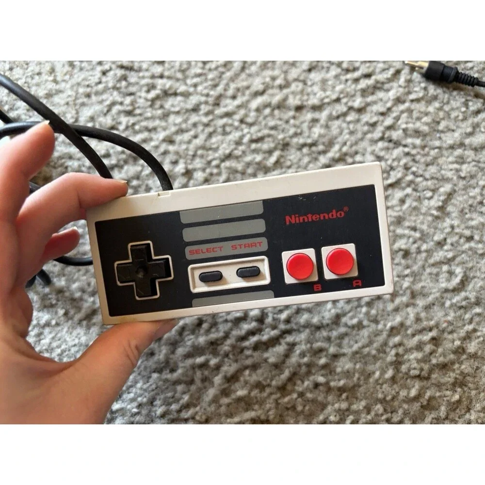 Nintendo NES Controller NES-004 - OEM - Authentic - TESTED & Working ! X2